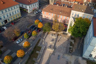 Maria Magdalena tower looking down at the ruins
