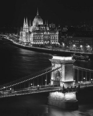 Parliament and Chain Bridge pillar
